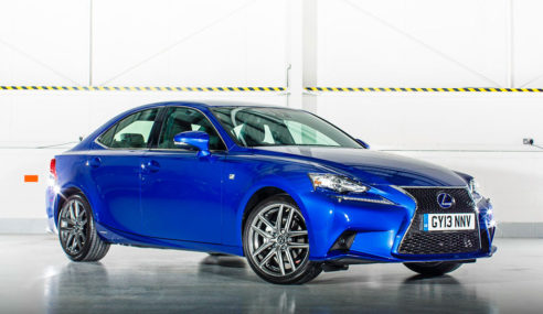 LEXUS IS300H VERSIÓN 2015