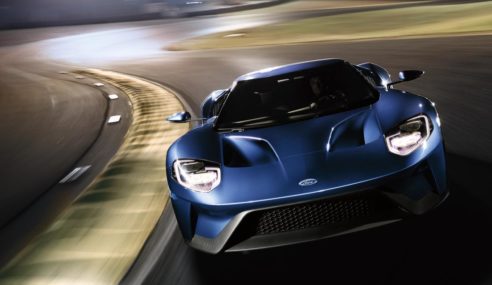 EL FORD GT LOGRA LA MAYOR VELOCIDAD Y EL TIEMPO DE VUELTA EN CIRCUITO MÁS RÁPIDO DE TODOS LOS FORD FABRICADOS