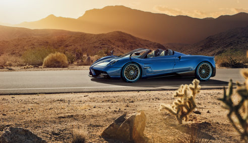 Pagani Huayra Roadster en el Salón de Ginebra (Italiano)