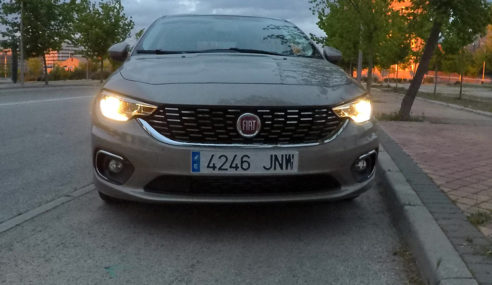 A los mandos del sorprendente Fiat Tipo