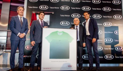 Rafa Nadal inaugura el mayor concesionario de KIA en Europa