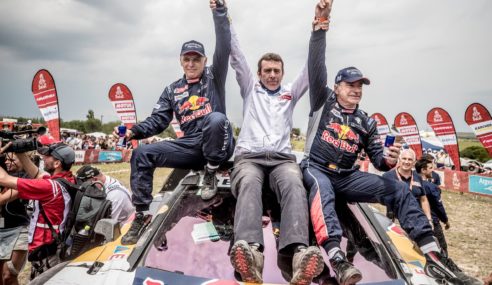 Carlos Sainz gana su segundo Dakar