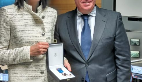 Anna González recibe la Medalla al Mérito de la Seguridad Vial