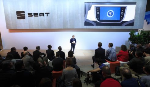 SEAT integra Shazam en sus coches