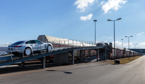 Porsche reduce emisiones gracias al transporte sostenible