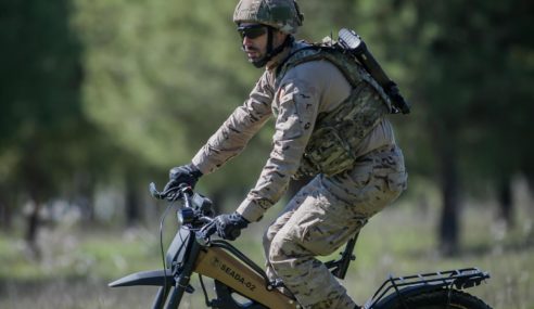 Unidades del Ejército Español y la USAF asaltan las Bultaco Brinco