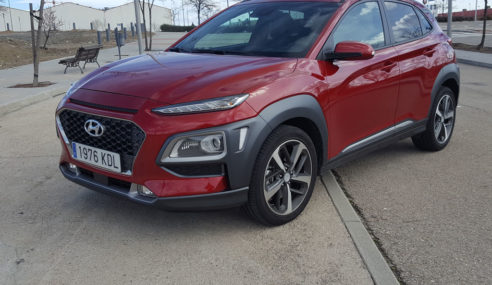 Hyundai Kona, elegido Coche del Año por la AMPC