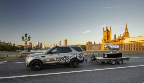 Land Rover concienciado con la protección de los Rinocerontes