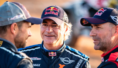 Carlos Sainz antes de partir para el Dakar 2019