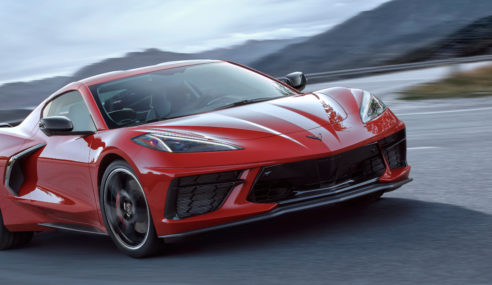 Chevrolet presenta al primer Corvette de motor central