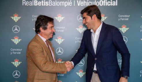 Mercedes-Benz vehículo oficial del Real Betis Balompié