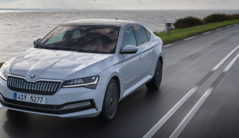 El Ayuntamiento de Madrid recibe 10 ŠKODA SUPERB iV