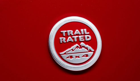 JEEP® 4X4 DAY muestra el emblema «TRAIL RATED»