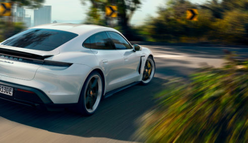 Porsche actualiza el Taycan