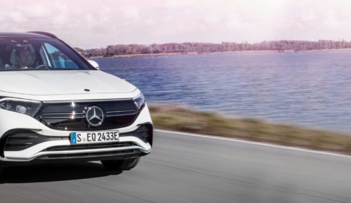 Mercedes-Benz EQA amplia su gama