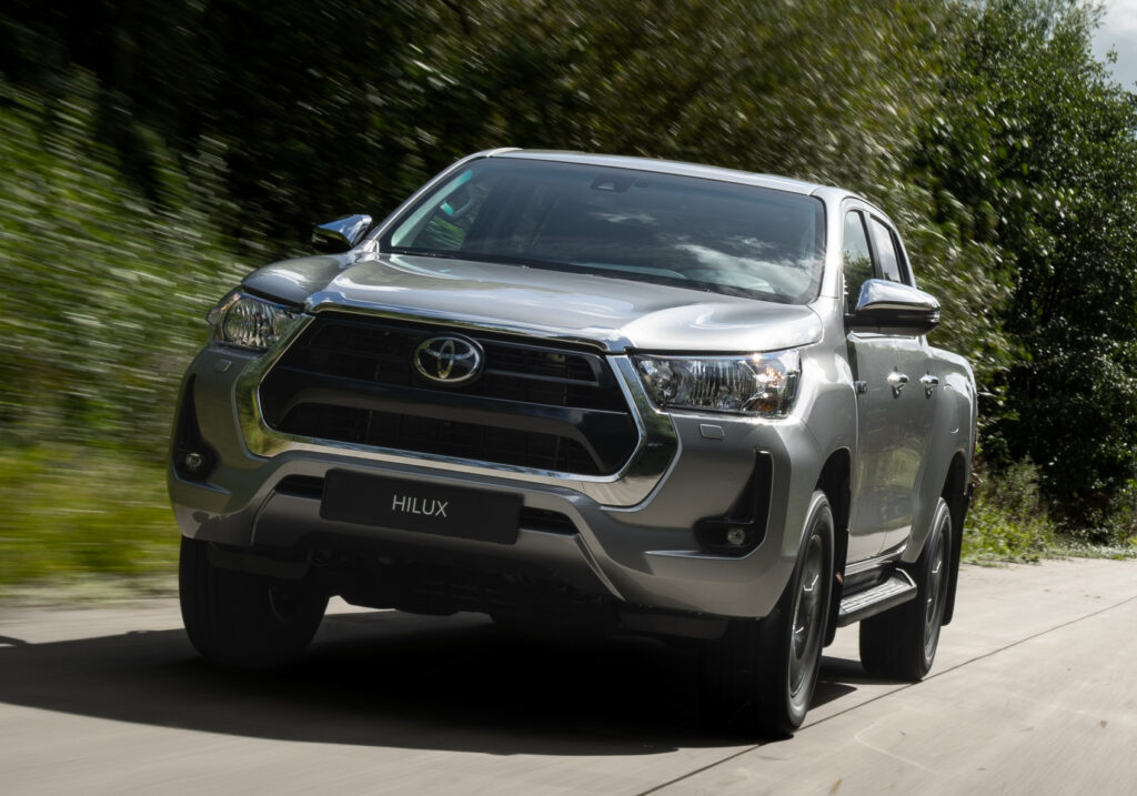 Nueva Toyota Hilux Hybrid 48V